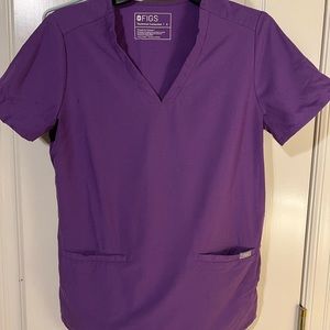 Womens Figs scrub top and jogger bottom both size small